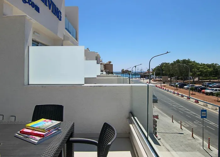 Phaedrus Living - Seaside Luxury Flat Harbour 109